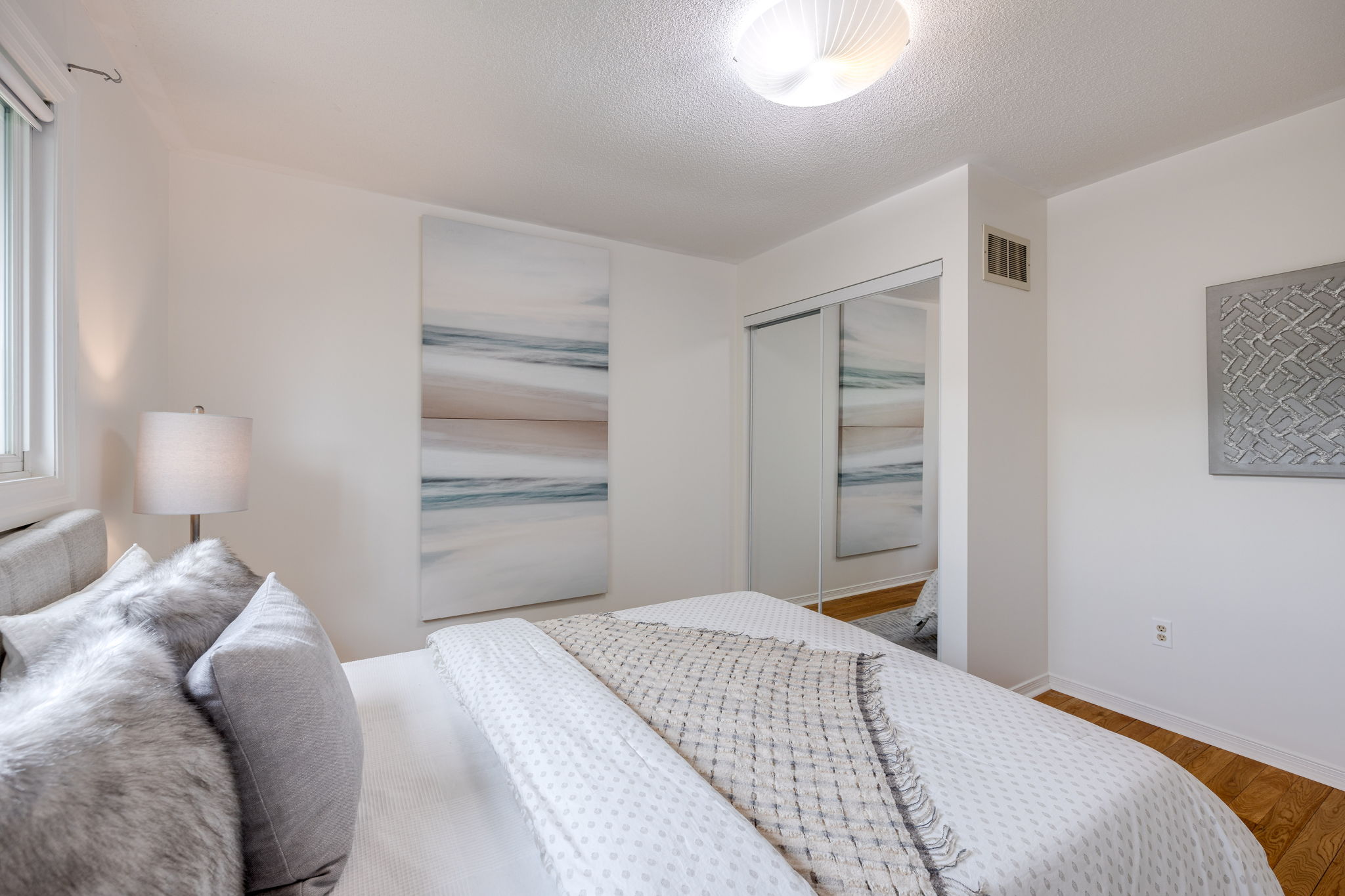 Aurora property showcase — delivered property photograph 35