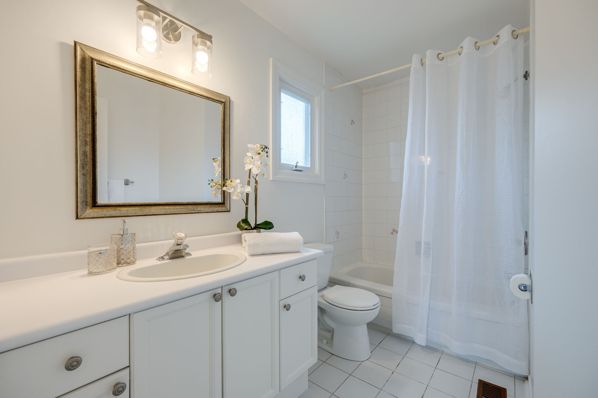 Aurora property showcase — delivered property photograph 31