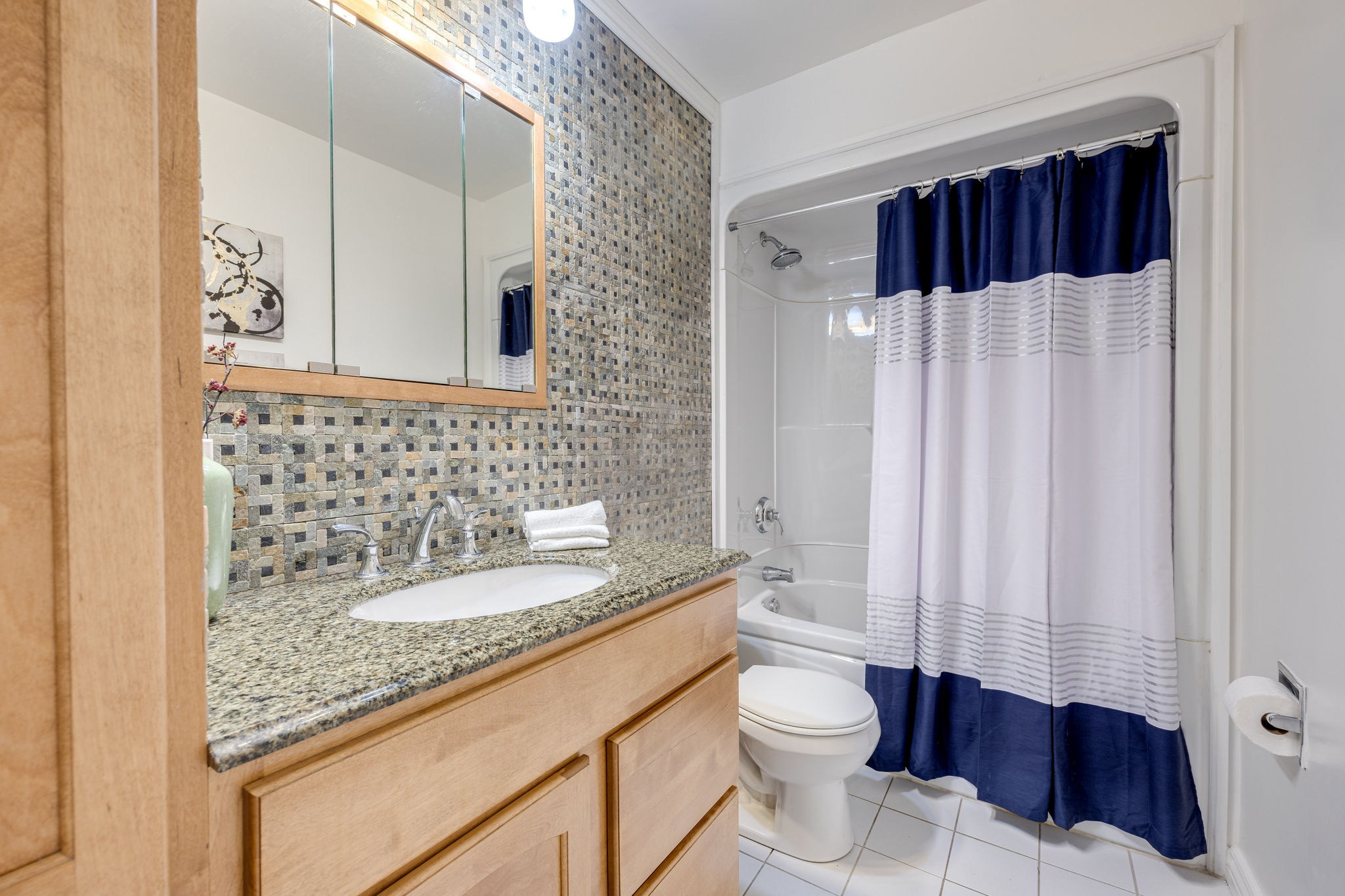 Aurora property showcase — delivered property photograph 38