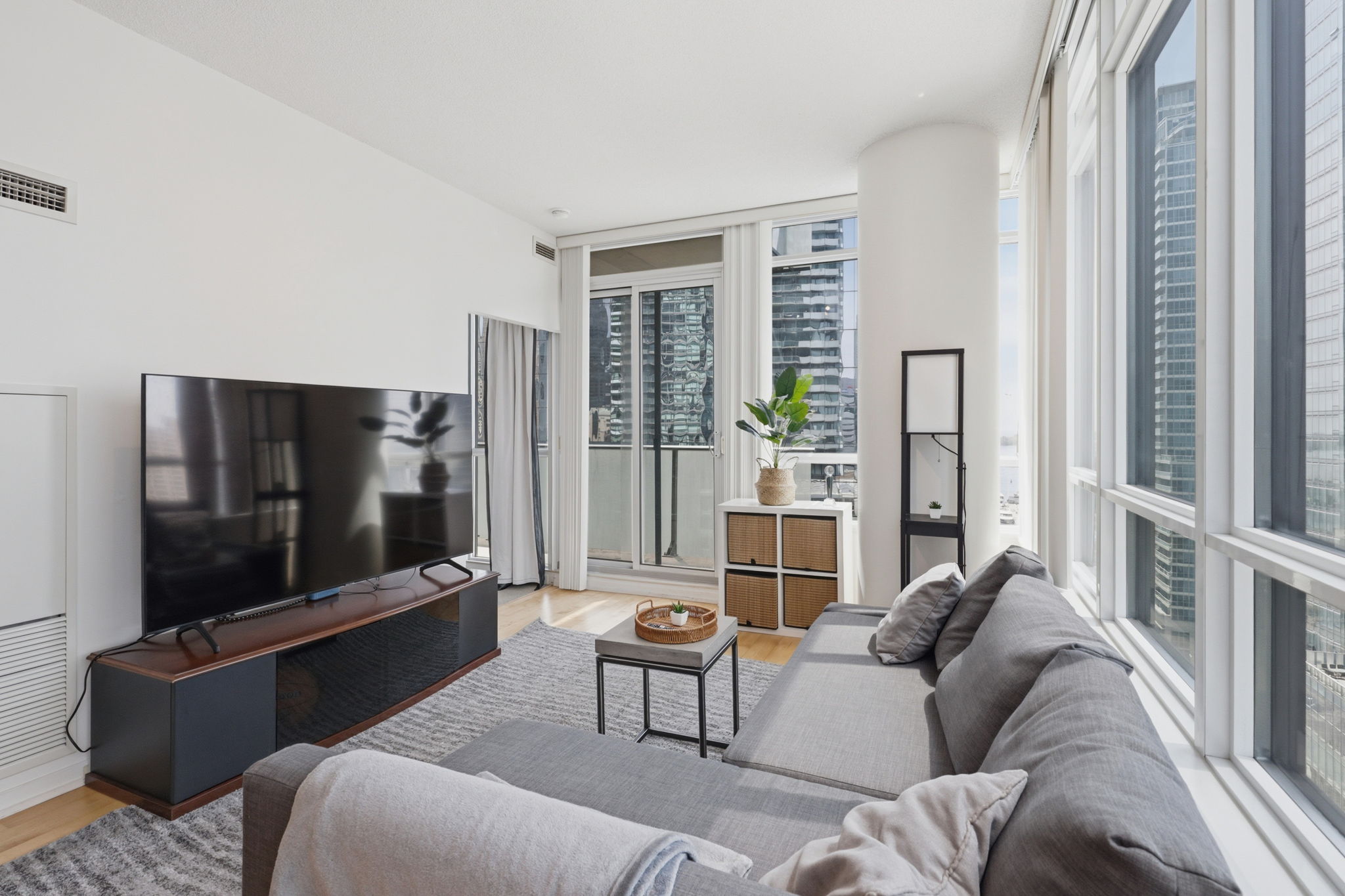 Property in Toronto — delivered property photograph 9