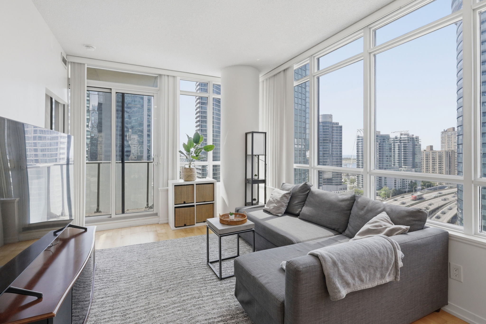 Property in Toronto — delivered property photograph 10