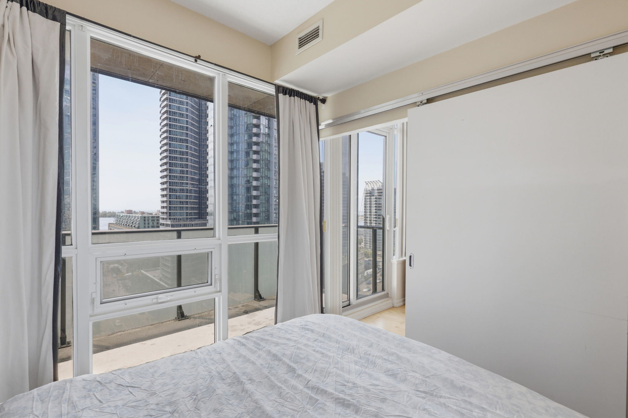 Property in Toronto — delivered property photograph 13