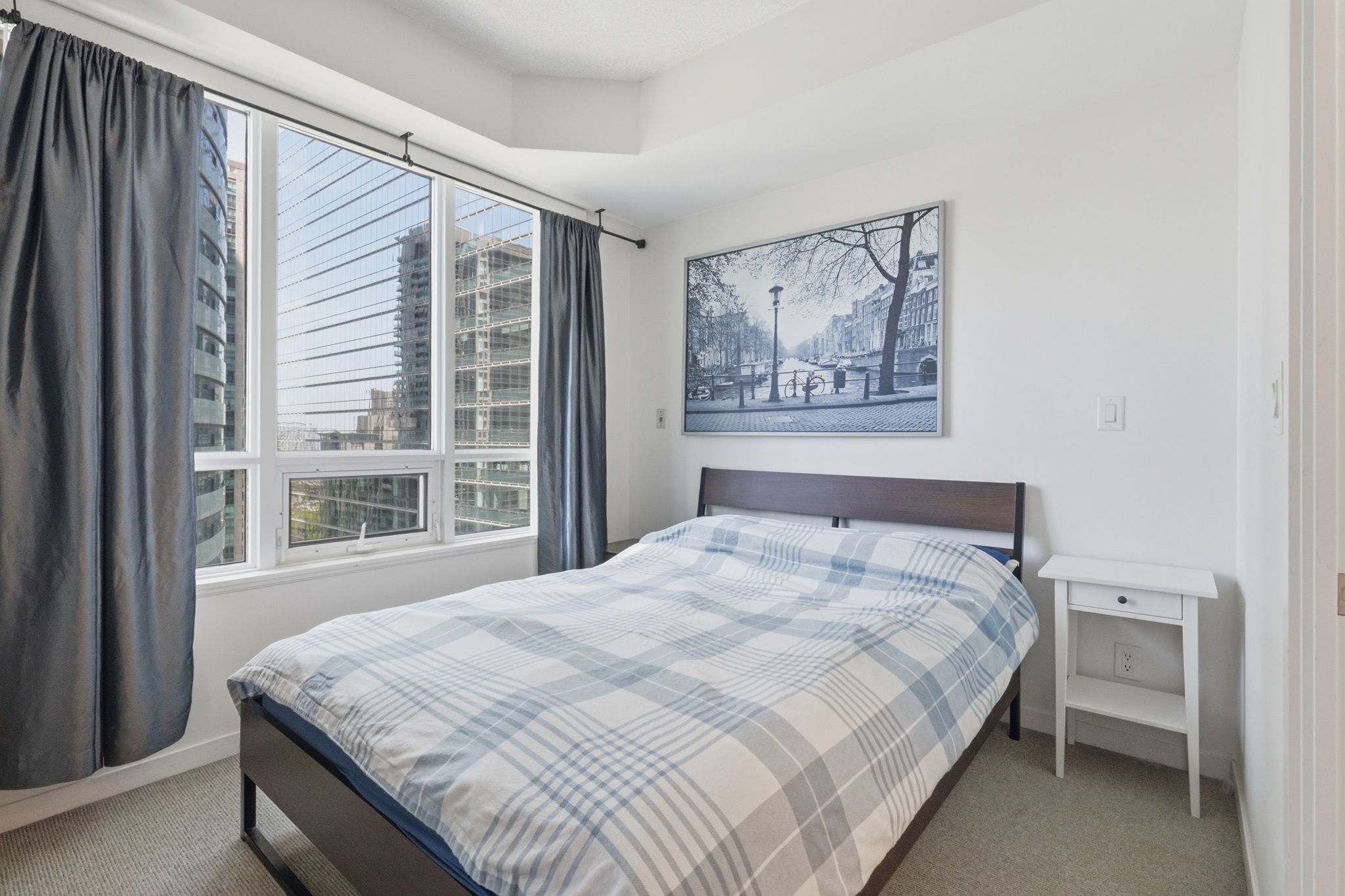 Property in Toronto — delivered property photograph 18