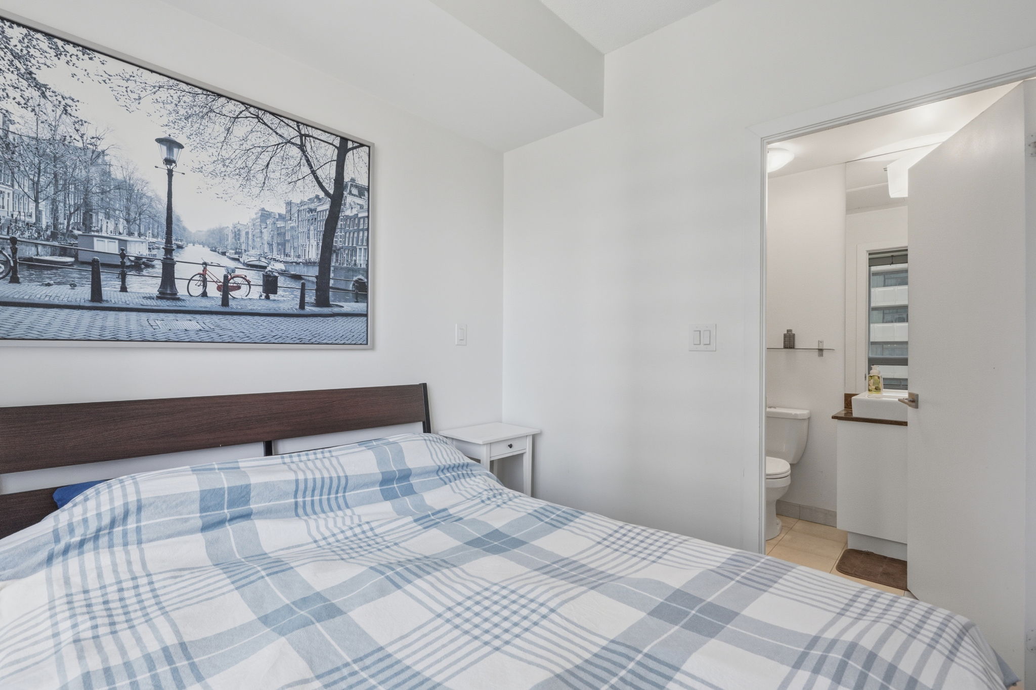 Property in Toronto — delivered property photograph 20
