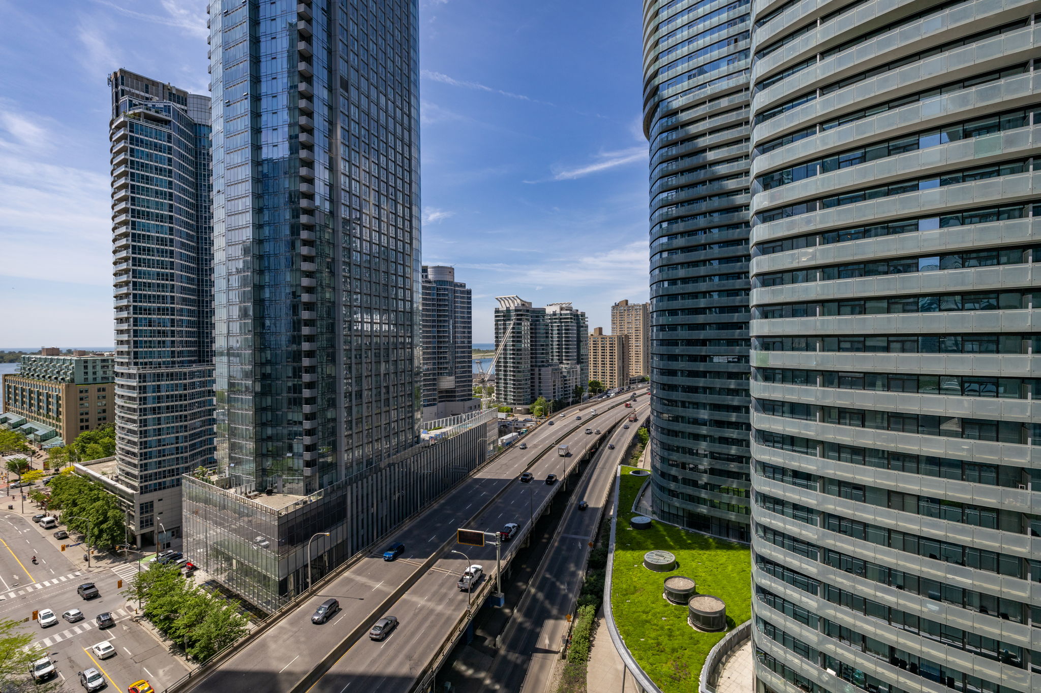 Property in Toronto — delivered property photograph 27