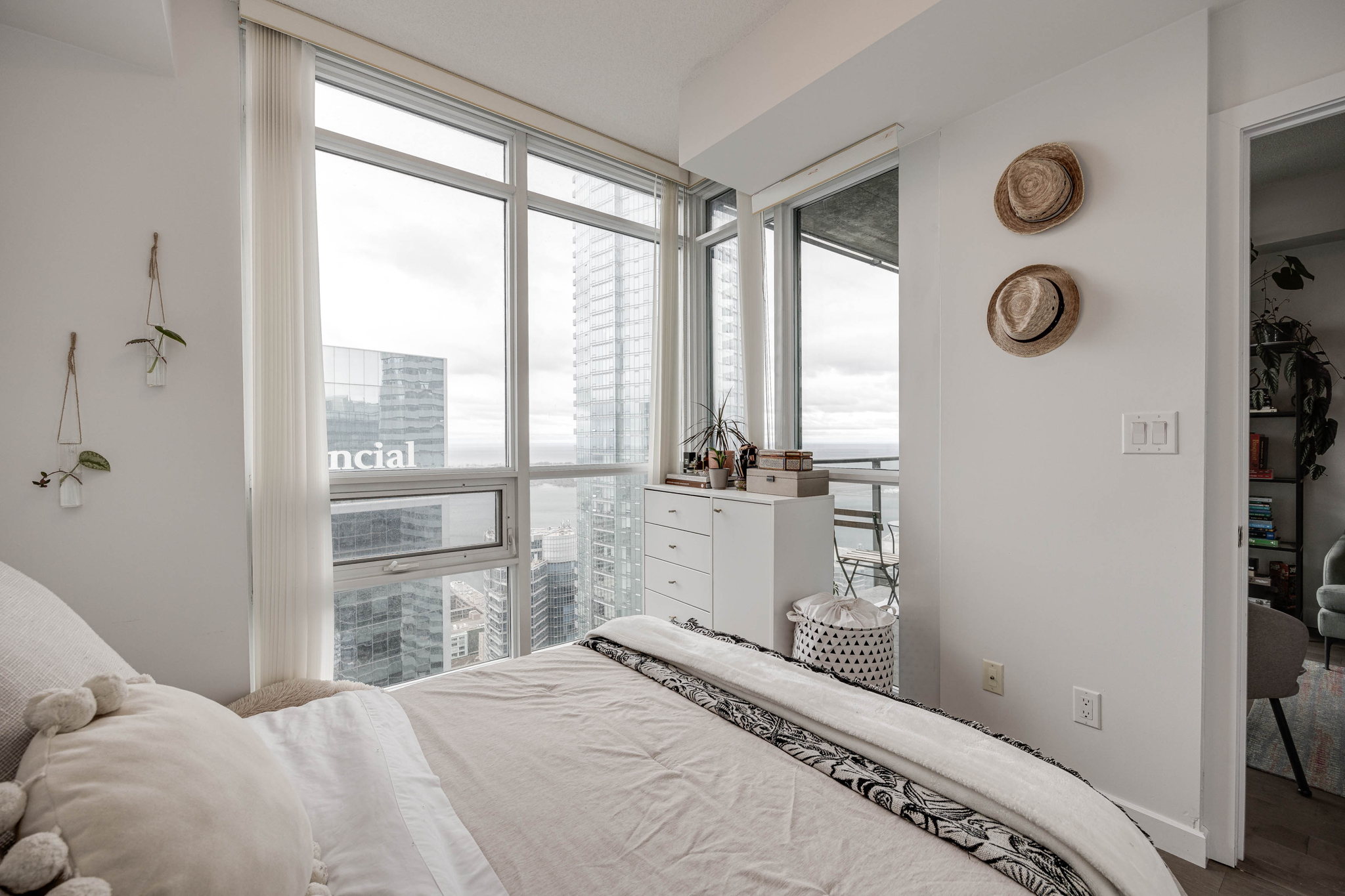 Toronto property showcase — delivered property photograph 10