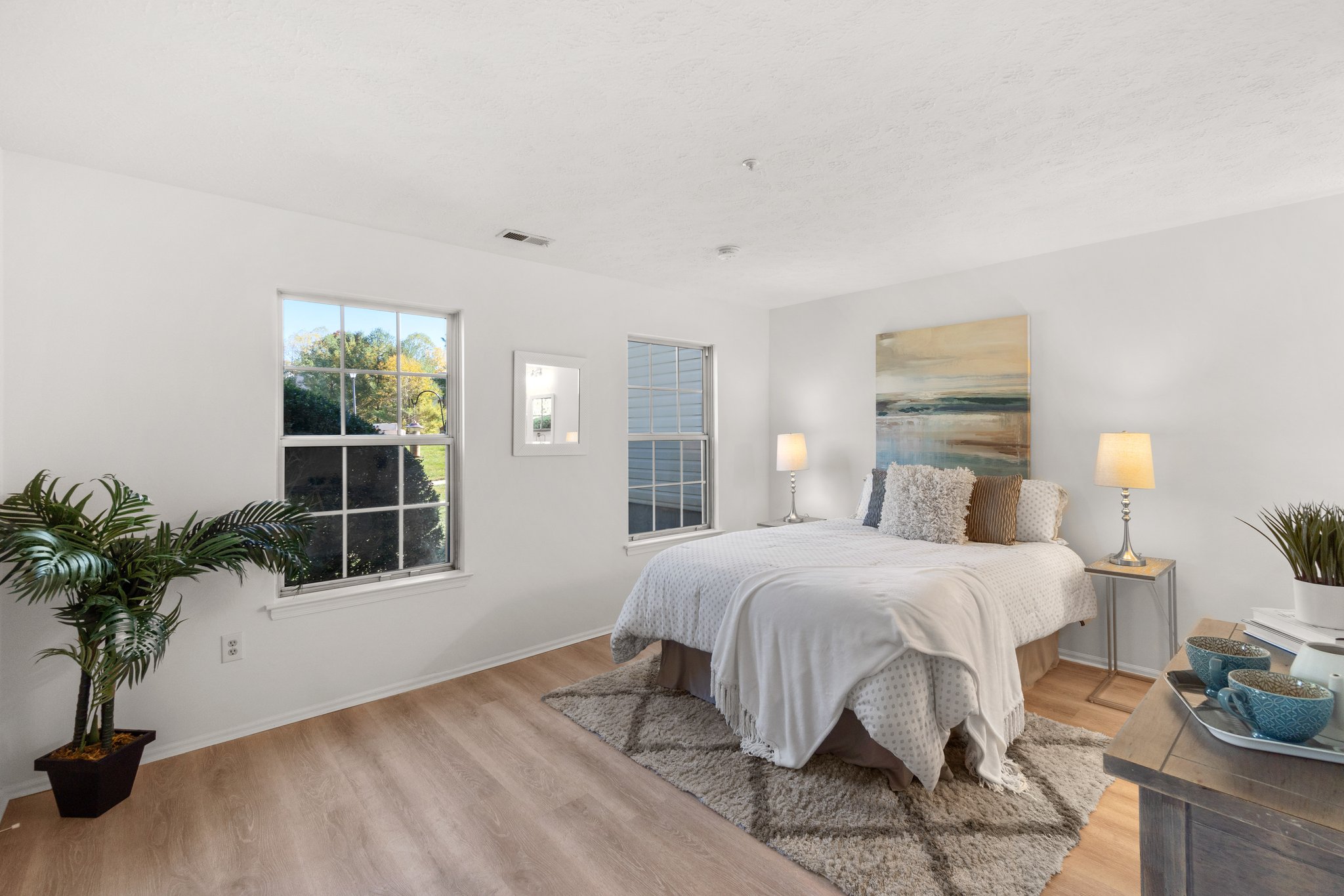 15. Main bedroom.jpg