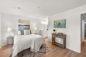 16. Main bedroom.jpg