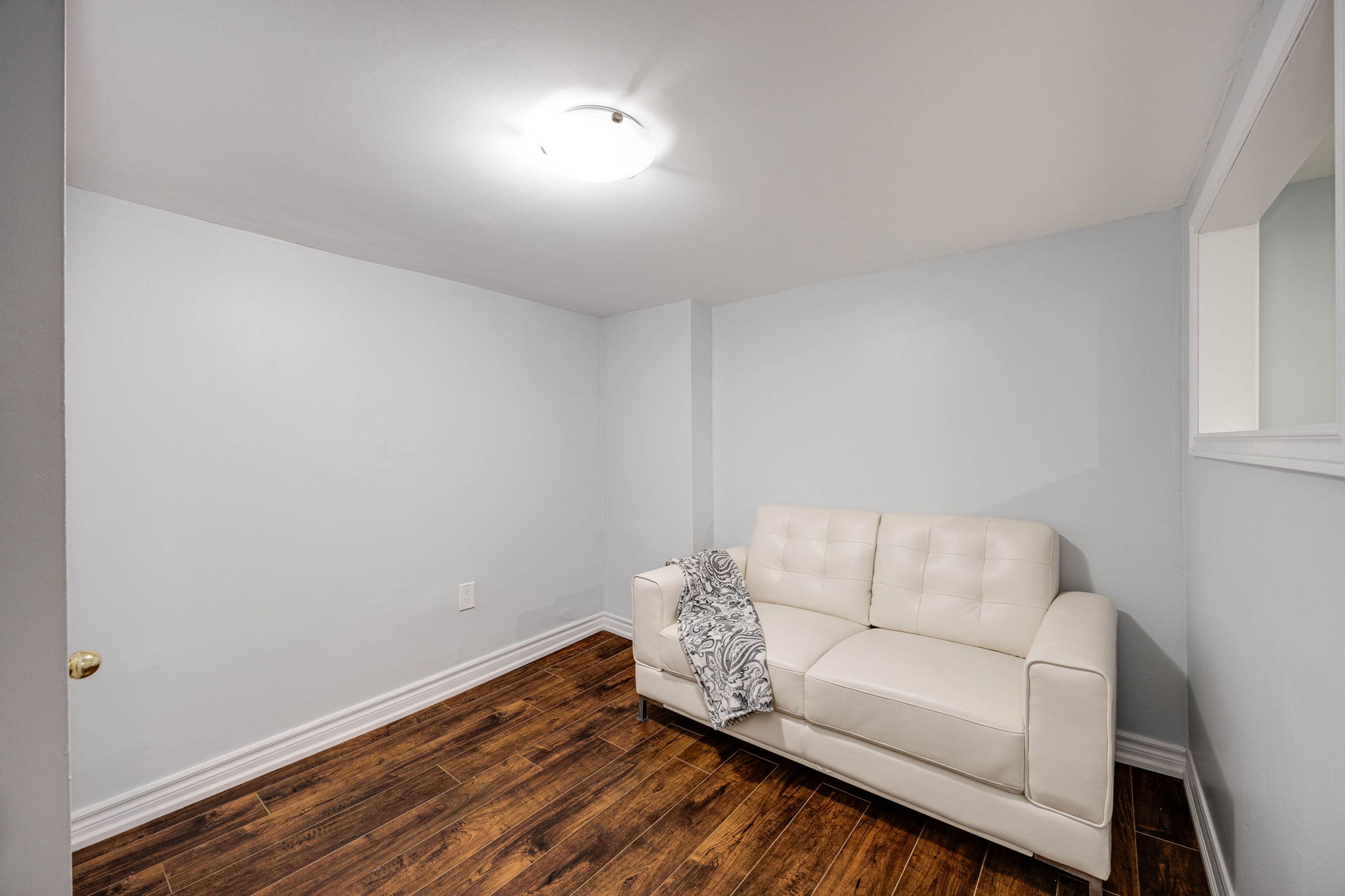Toronto property showcase — delivered property photograph 28