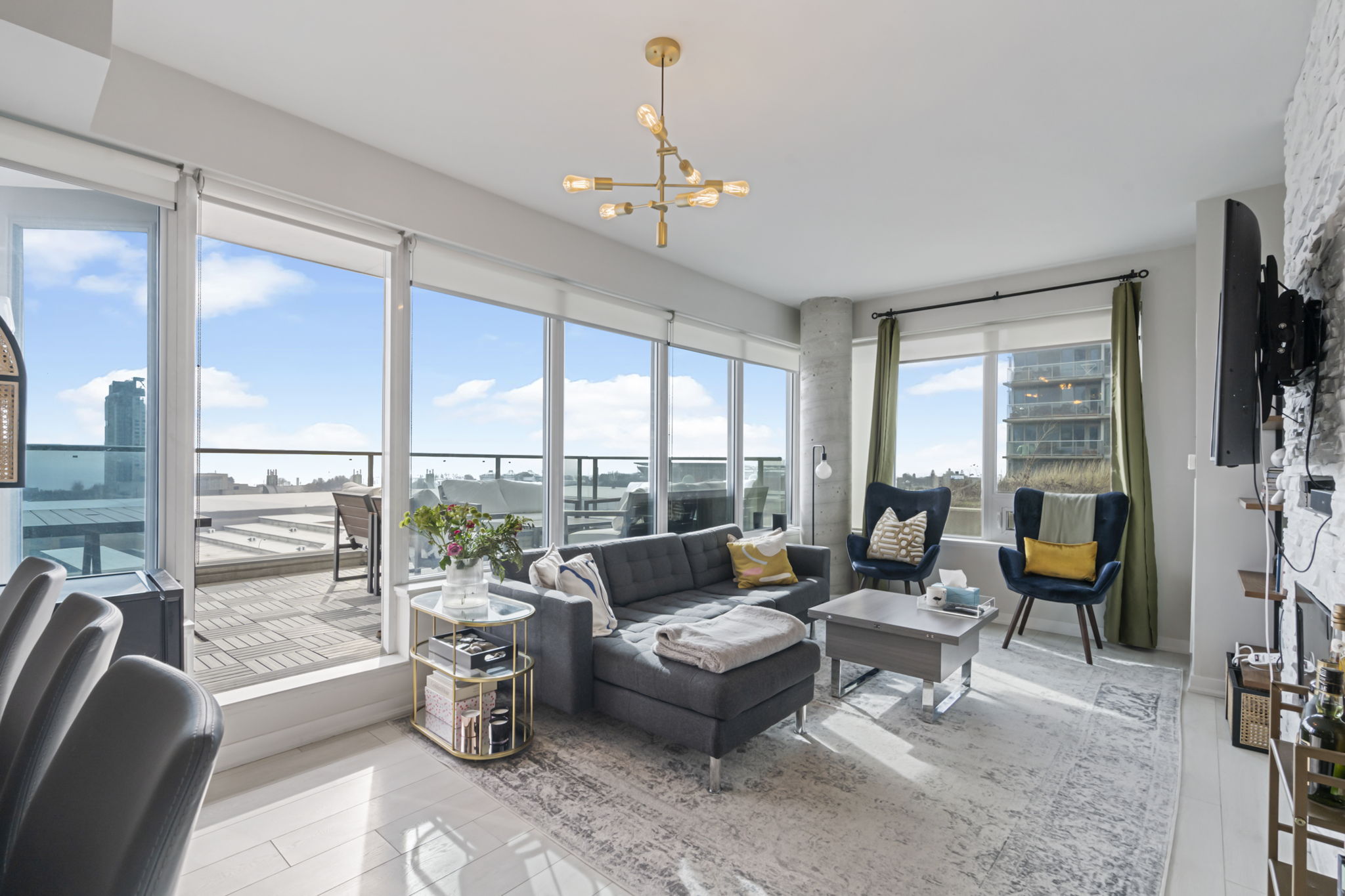 55 E Liberty St Unit 1108 Toronto, ON M6K 3P9