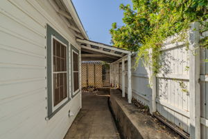  Photo 48