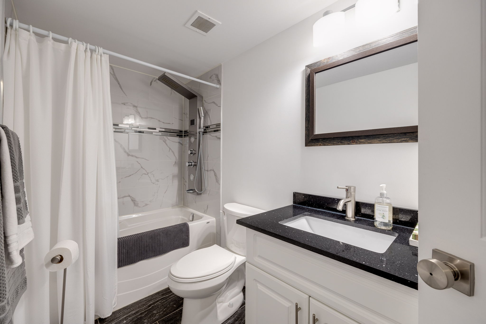 Mississauga property showcase — delivered property photograph 22