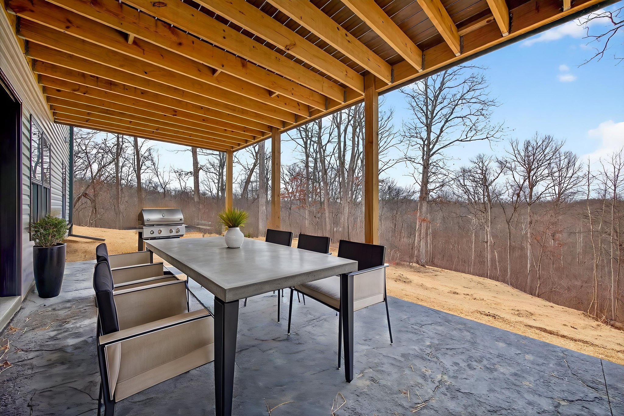 LUND8314 virtually staged.jpeg