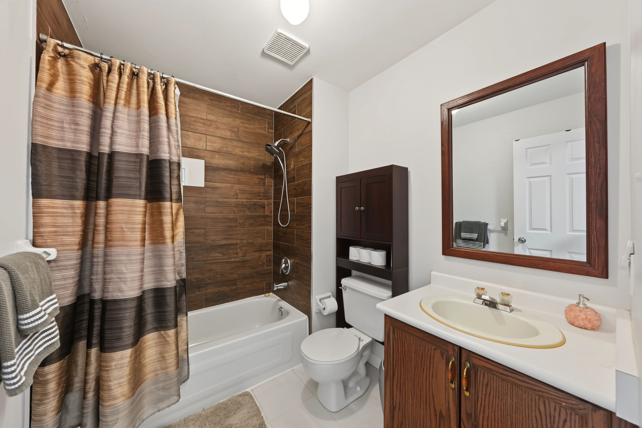  Photo 47