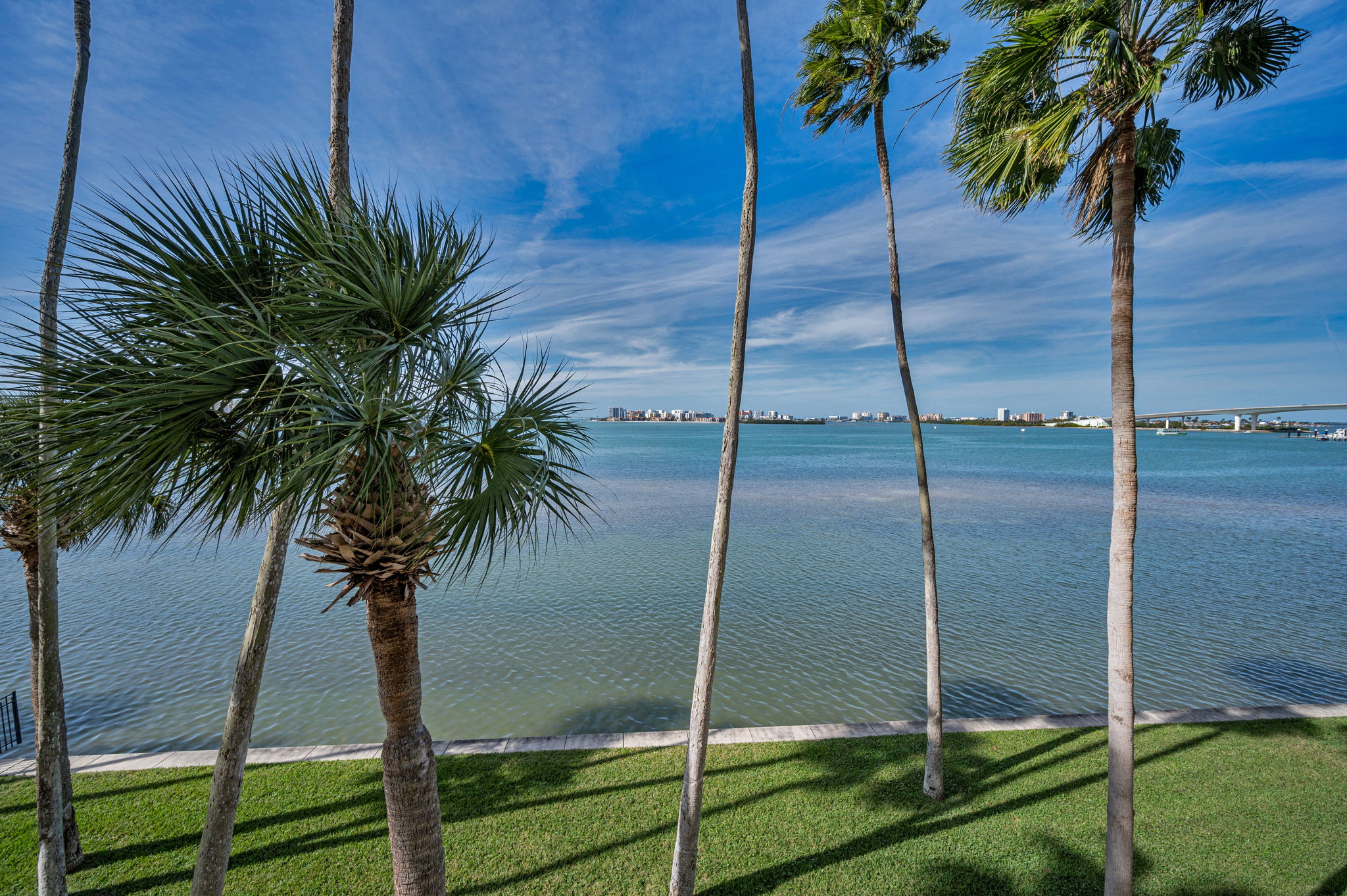 Living Room Balcony View3