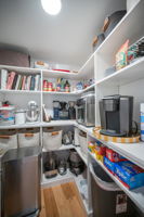 Kitchen Pantry1b