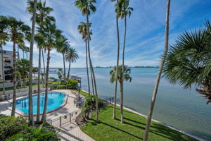 Primary Bedroom Balcony View3
