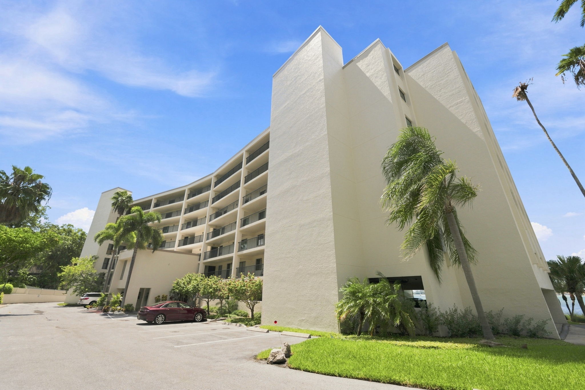 Front Exterior3