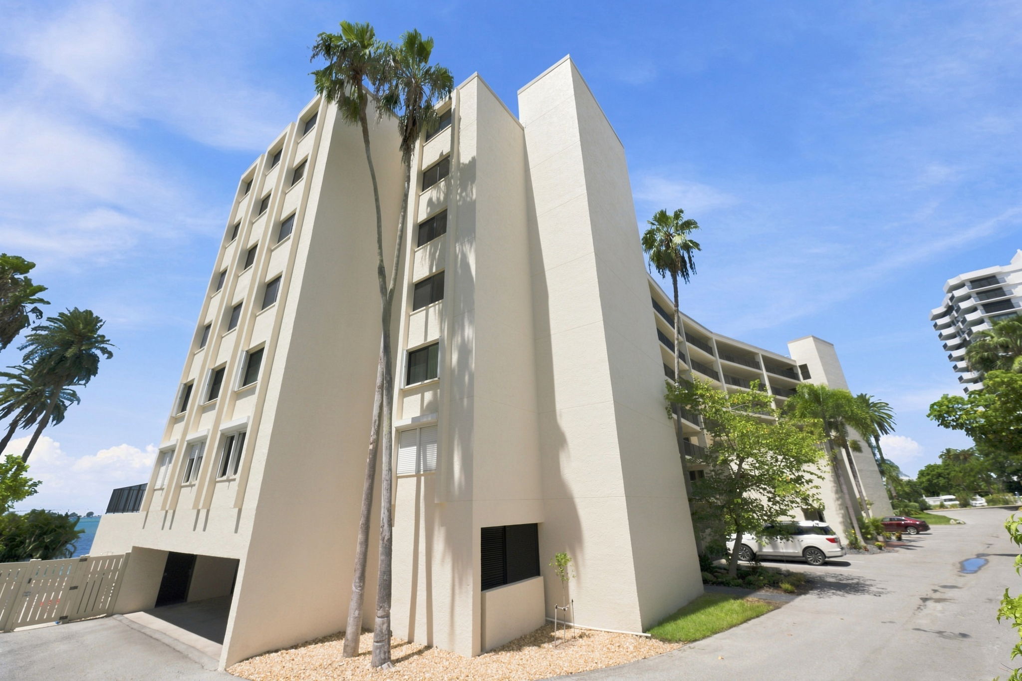 Front Exterior9