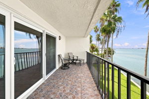 Family Room Balcony8