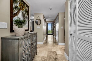 Foyer1b