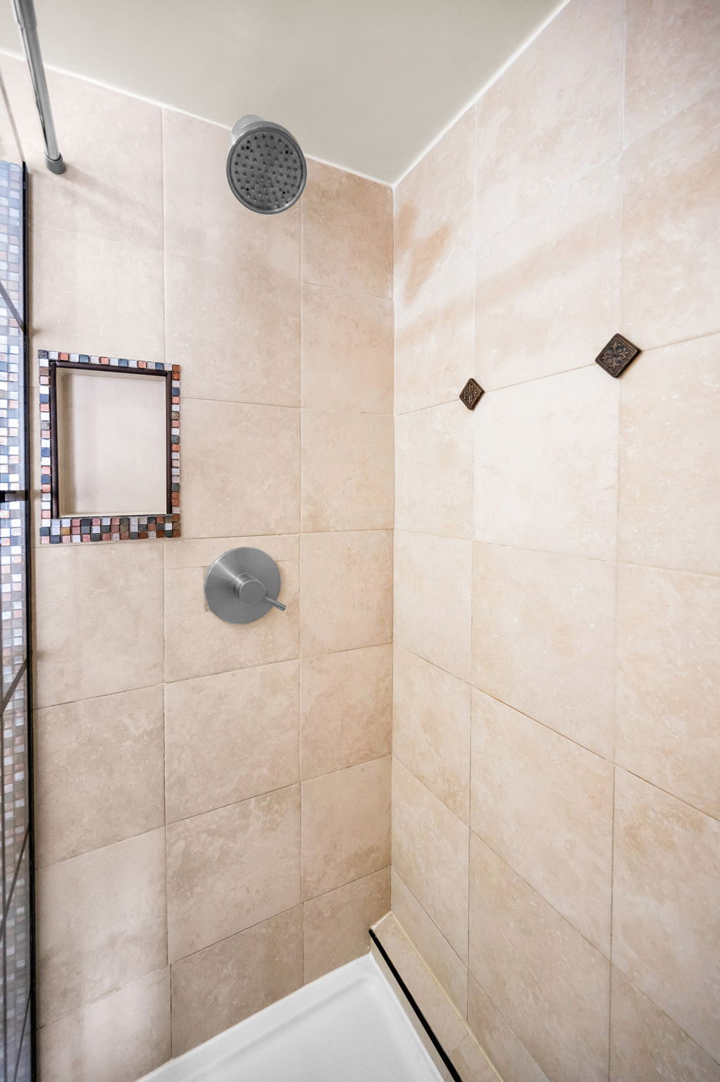 Master Bathroom1c