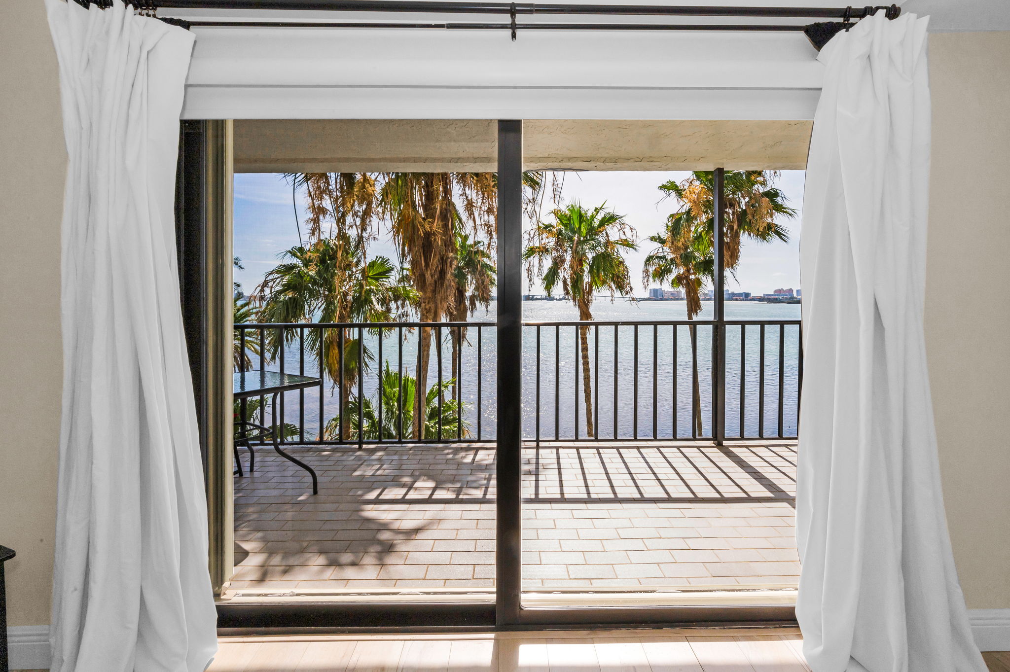 Master Bedroom1b
