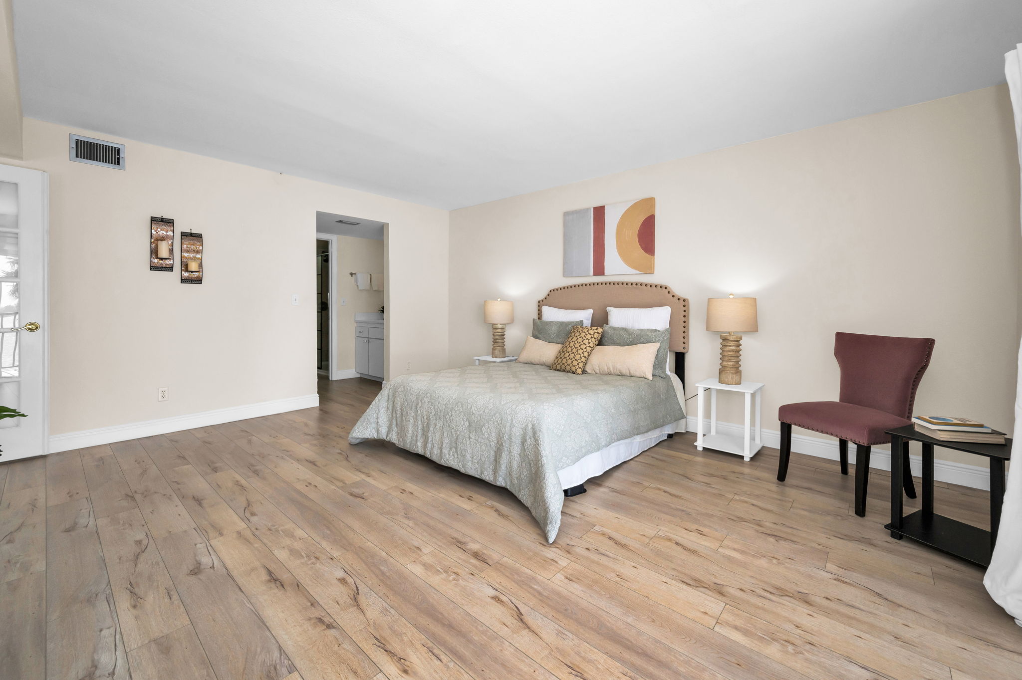 Master Bedroom1e