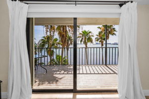 Master Bedroom1b