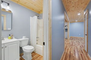  Photo 40
