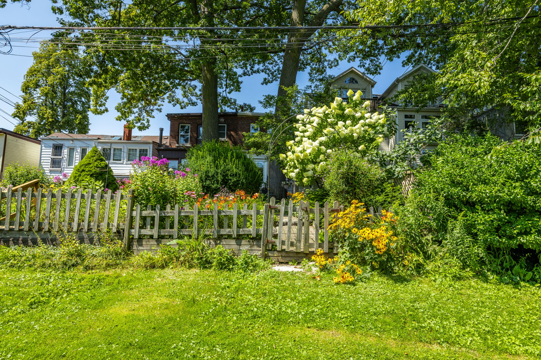 Property in Toronto — delivered property photograph 16