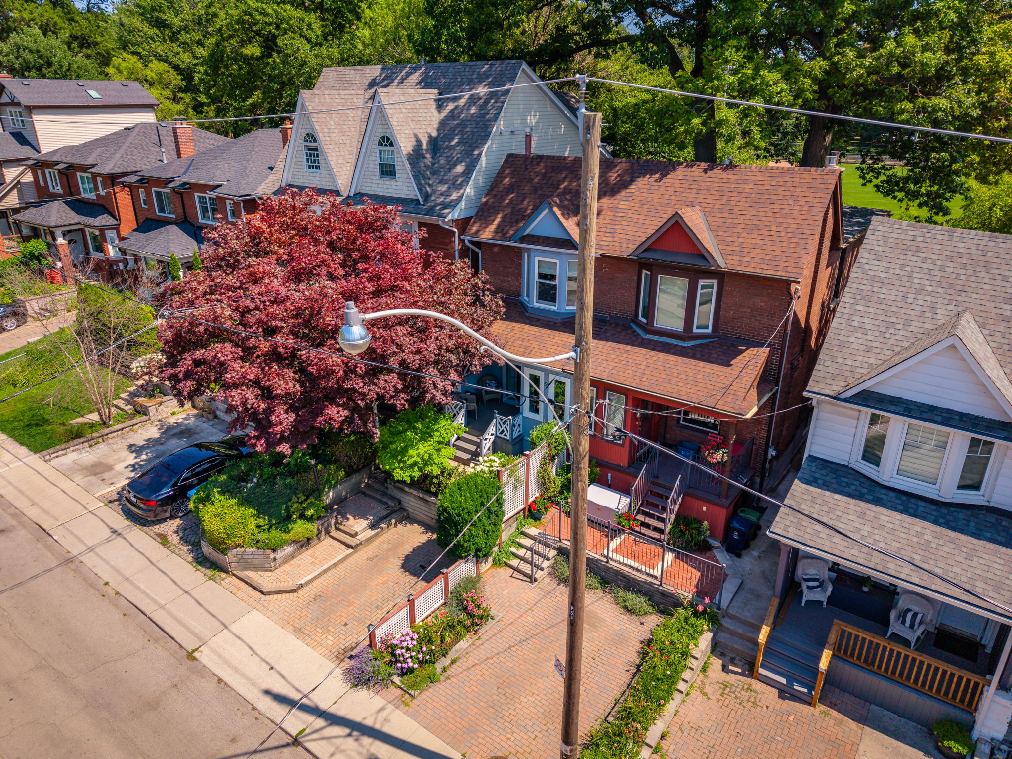 Property in Toronto — delivered property photograph 17