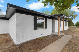 FRONT WALKWAY