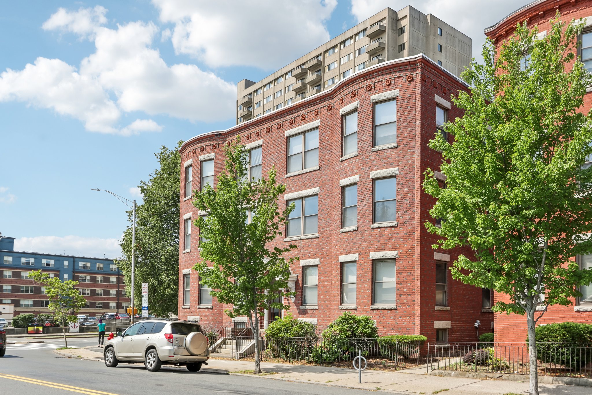 Main St unit 5-S2107-002.jpg