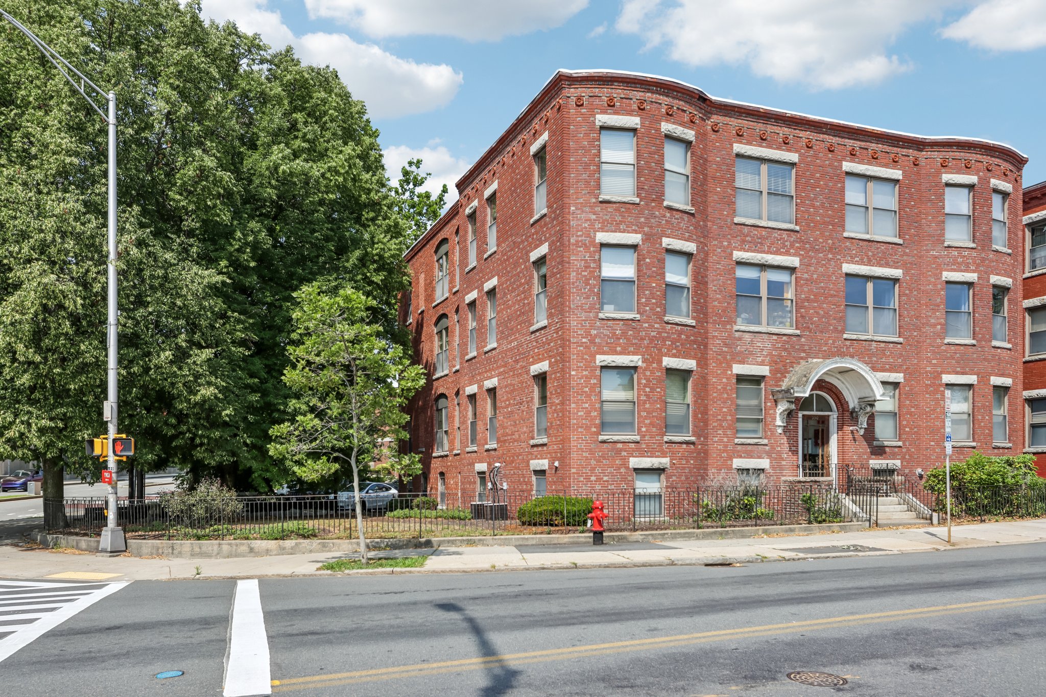 Main St unit 5-S2107-003.jpg
