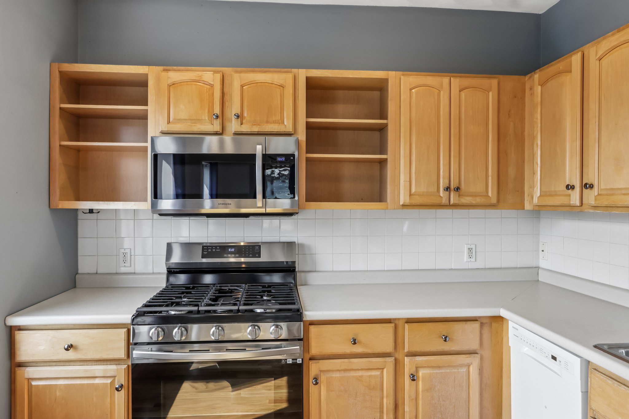 Main St unit 5-S2107-011.jpg