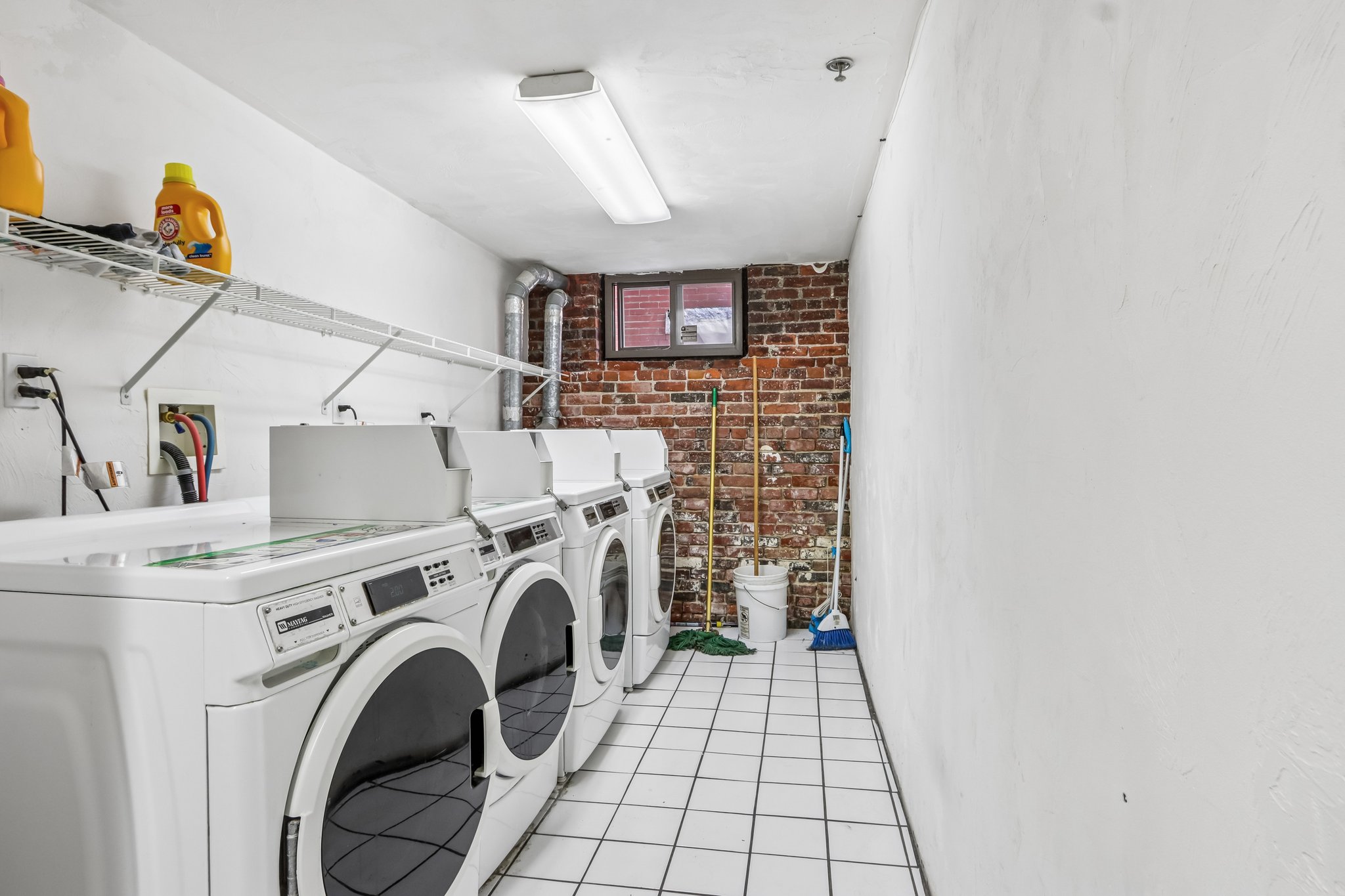 Main St unit 5-S2107-019.jpg