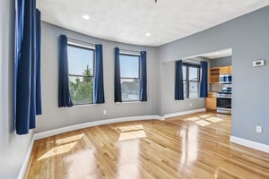 Main St unit 5-S2107-008.jpg