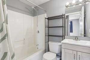 Main St unit 5-S2107-017.jpg