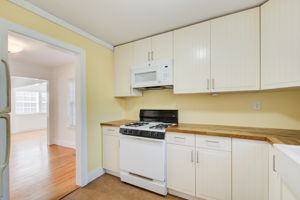 7 Kitchen A Detail w Dining