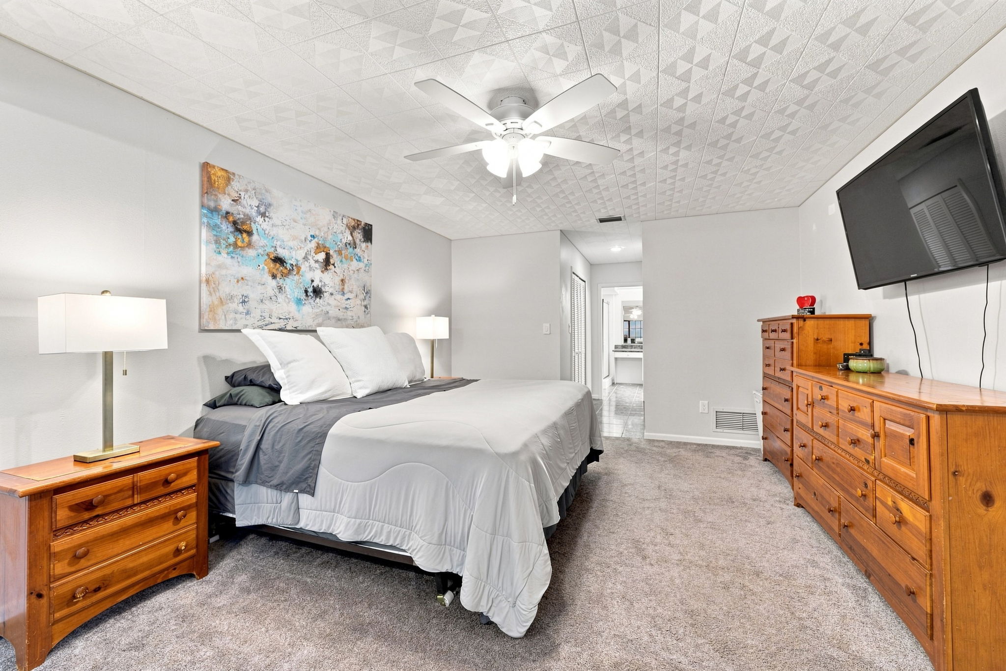 Primary Bedroom1a
