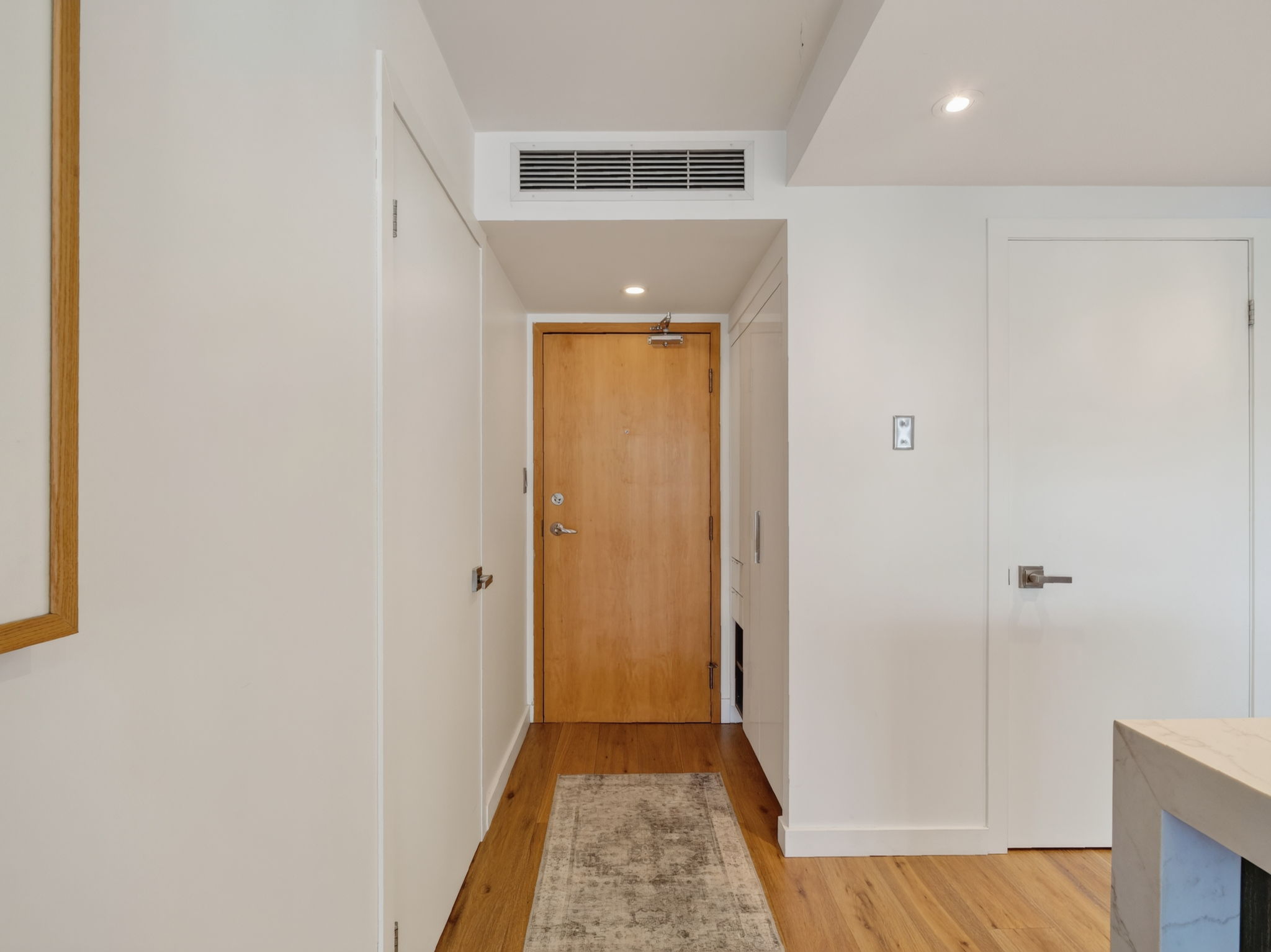 550 Queens Quay W unit 906 Toronto, ON M5V 3M8
