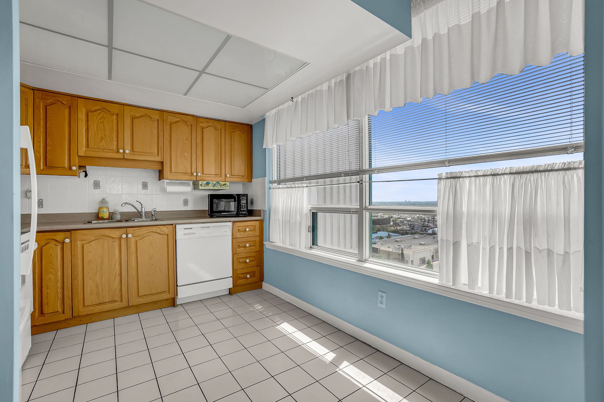 16-kitchen1