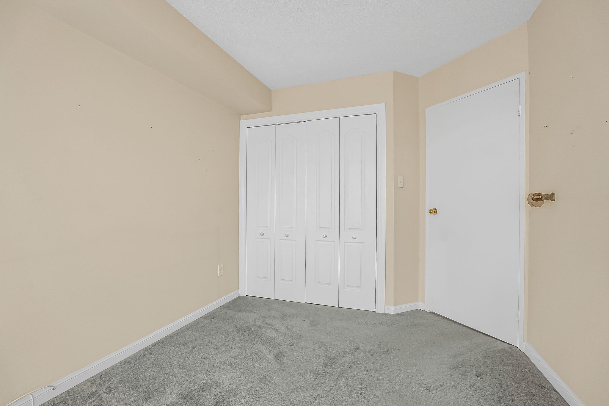 25-second bedroom4
