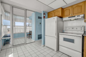 18-kitchen3