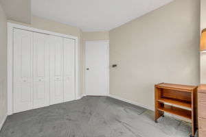 24-second bedroom3