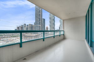 36-balcony1