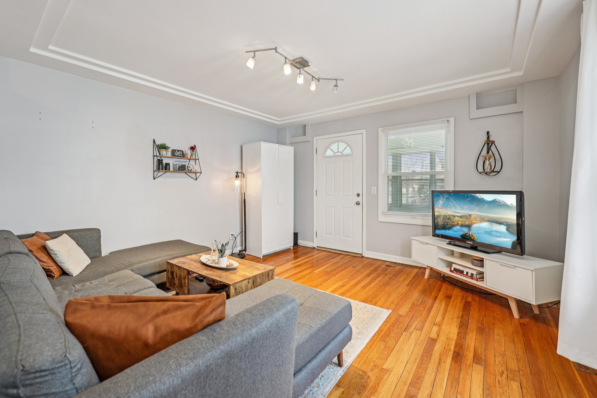 37th Ave-S1804-006.jpg