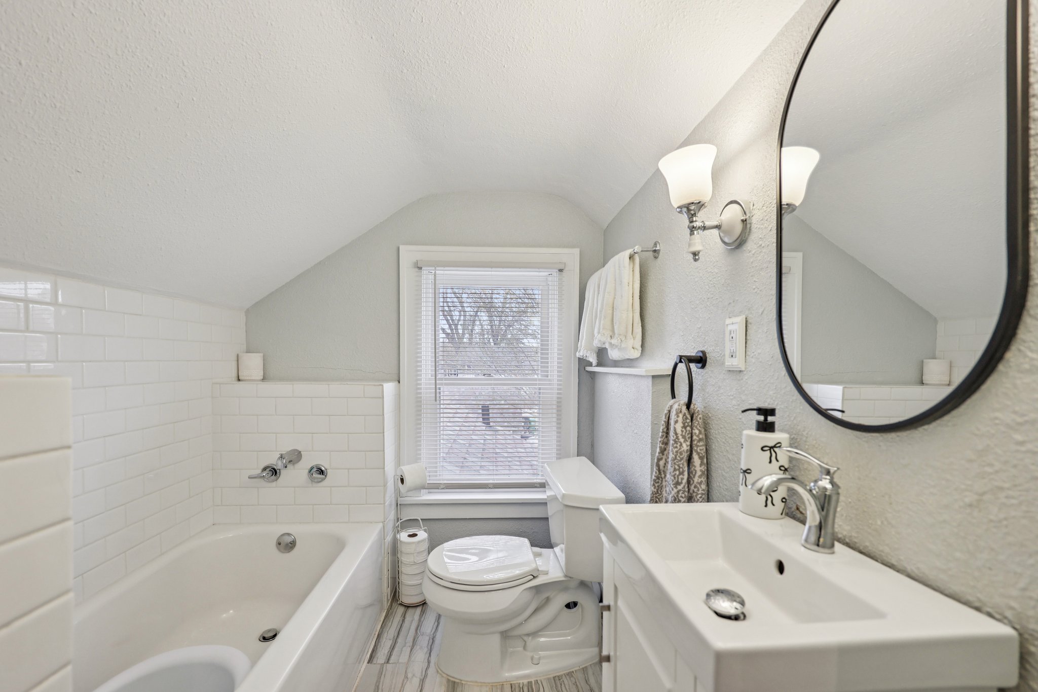 37th Ave-S1804-027.jpg