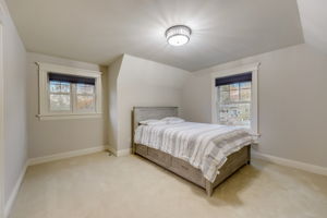  Halifax Ln-043